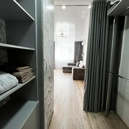 Helen Network: Bright Apartments by Korpusnyi Park Poltava Room photo