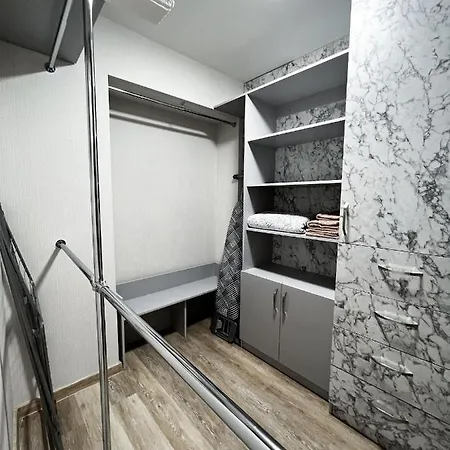 Helen Network: Bright Apartments by Korpusnyi Park Poltava Room photo