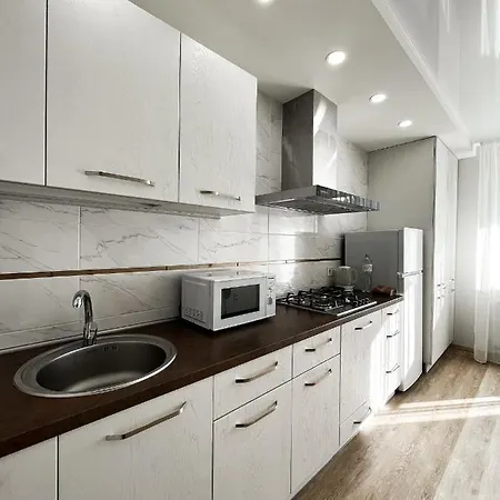 Helen Network: Bright Apartments by Korpusnyi Park Poltava Room photo
