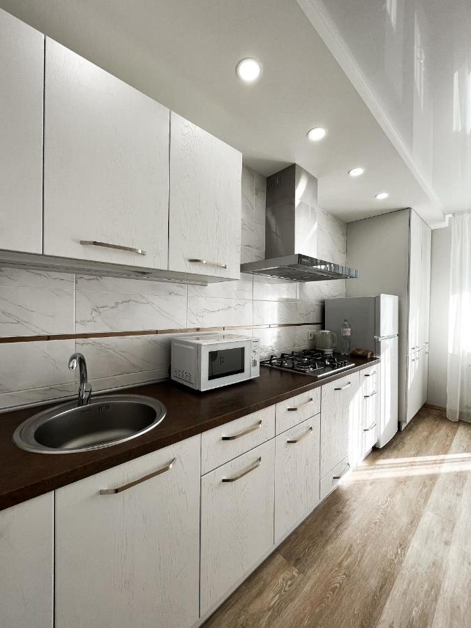 Apartment Helen Network: Bright By Korpusnyi Park