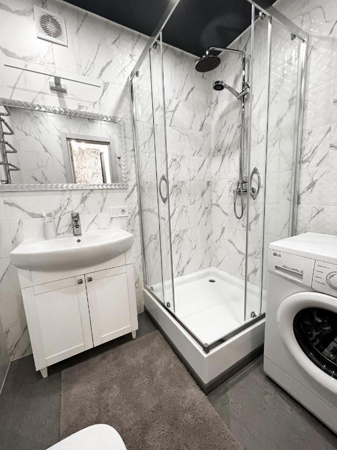 Apartment Helen Network: Bright By Korpusnyi Park Poltava