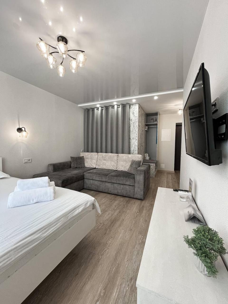 Apartment Helen Network: Bright By Korpusnyi Park *