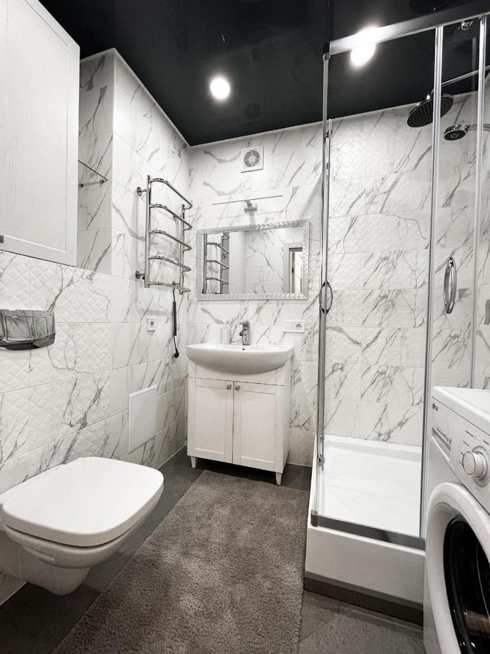Apartment Helen Network: Bright By Korpusnyi Park