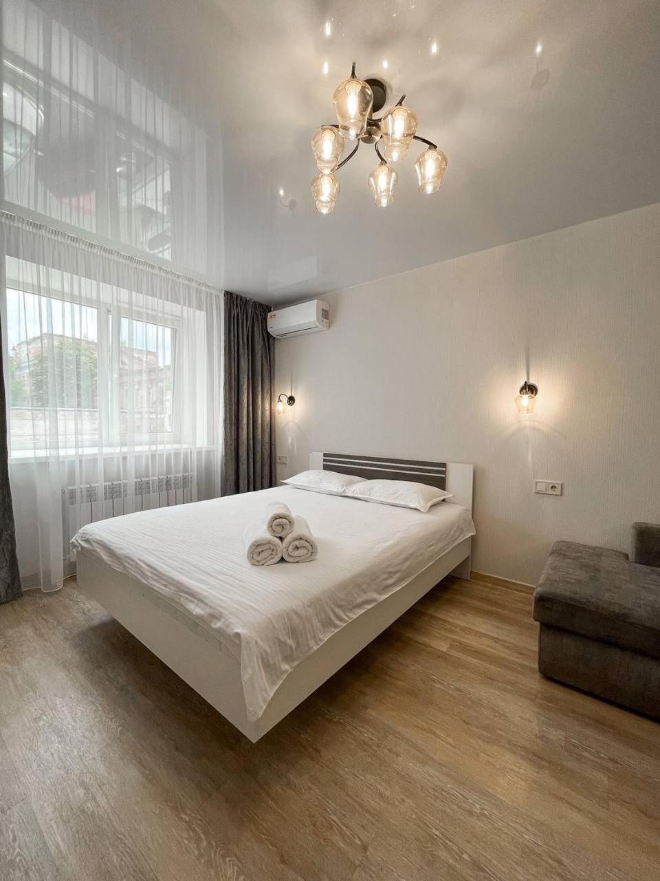 Apartment світлі в самому центрі біля корпусного парку - мережа Helen